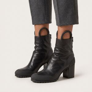 $550 Random Identities Black heel boots By Stefano Pilati size EU 41